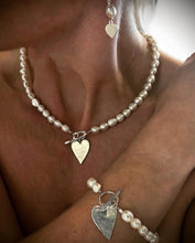 Load image into Gallery viewer, Satin silver heart and t-bar catch pearl bracelet