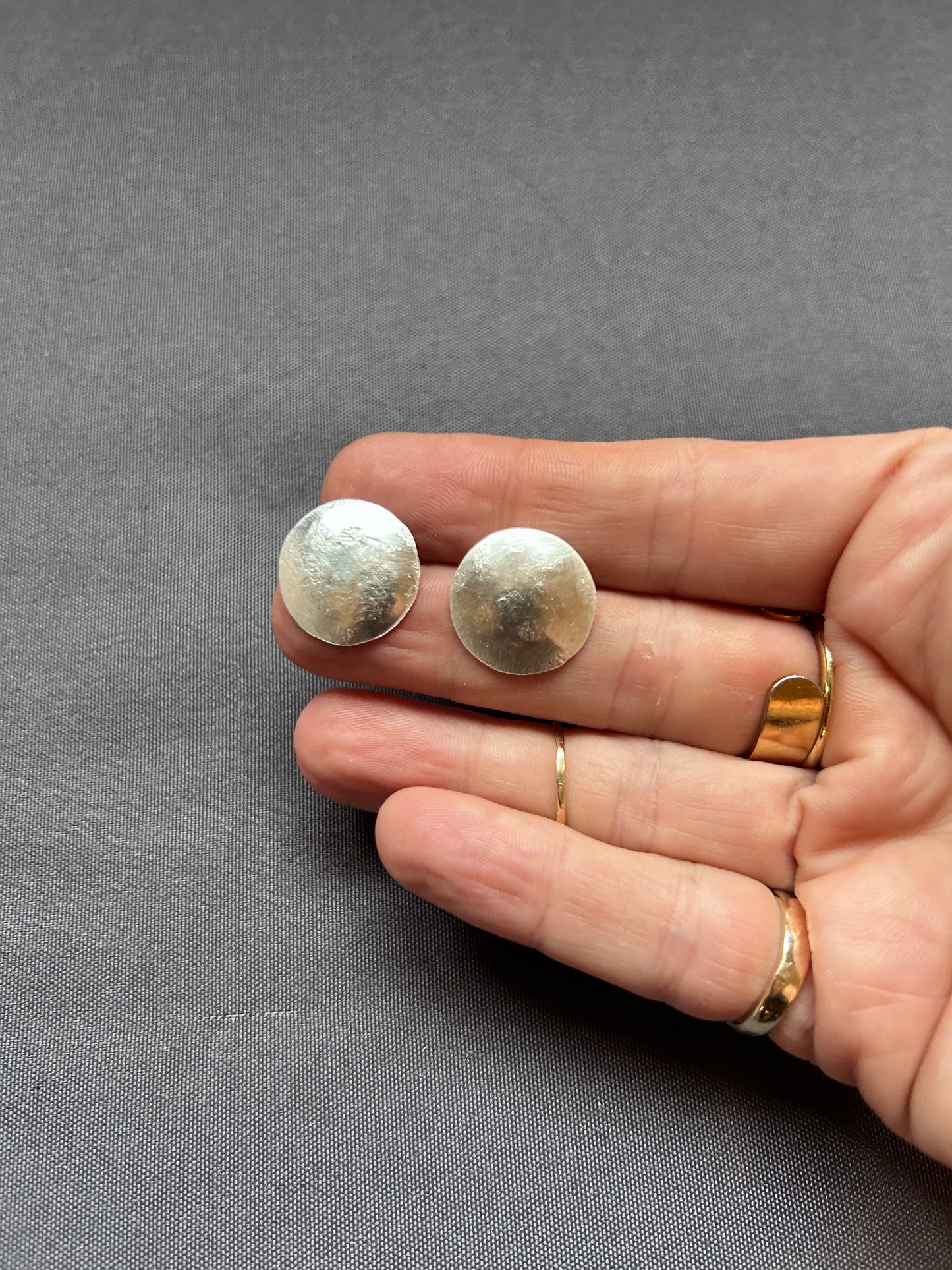 Convex Hammered circle stud earrings