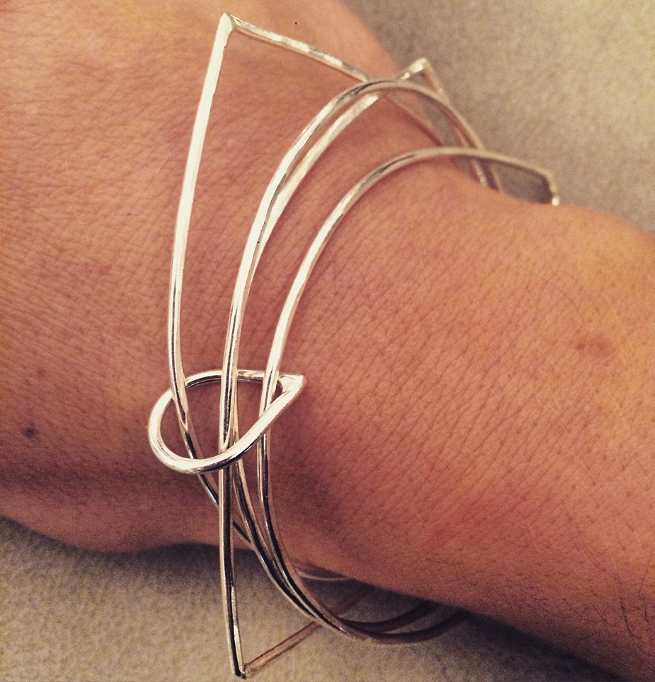 hammered silver teardrop bangle