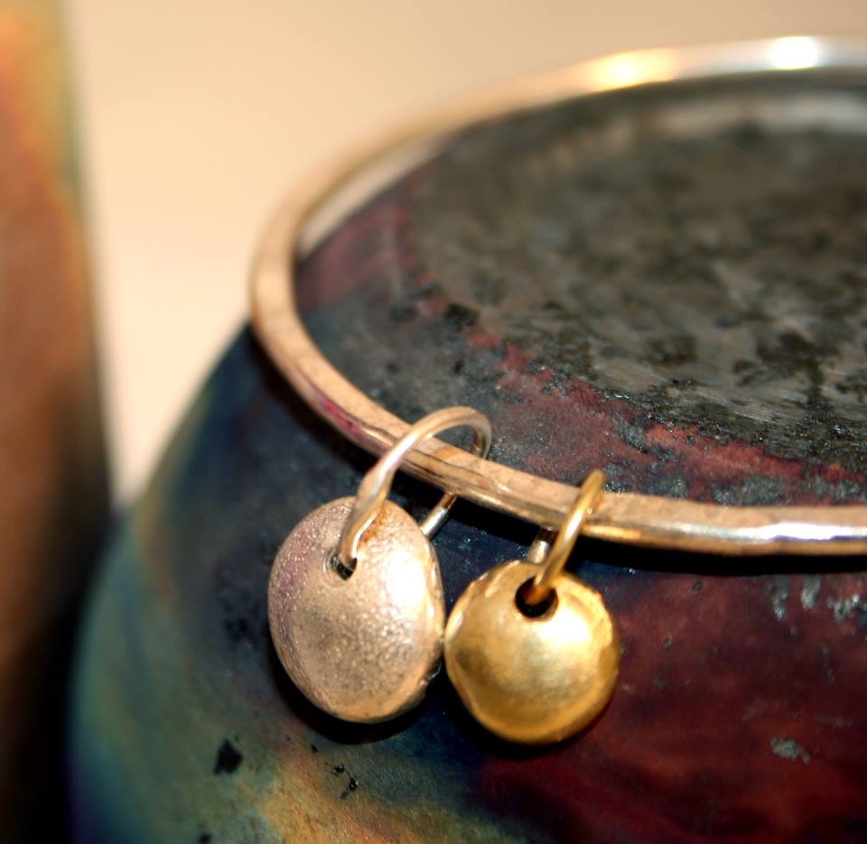 18ct gold and silver nugget charm bangle