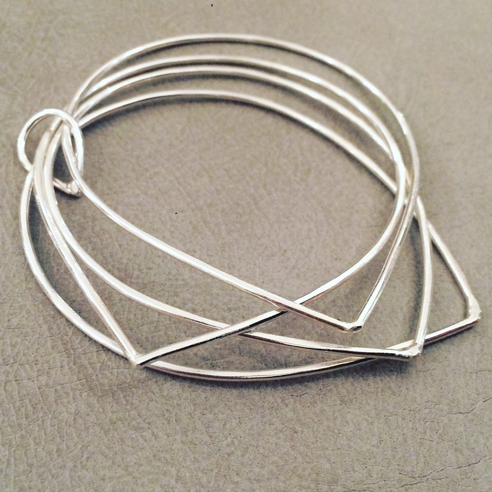 hammered silver teardrop bangle