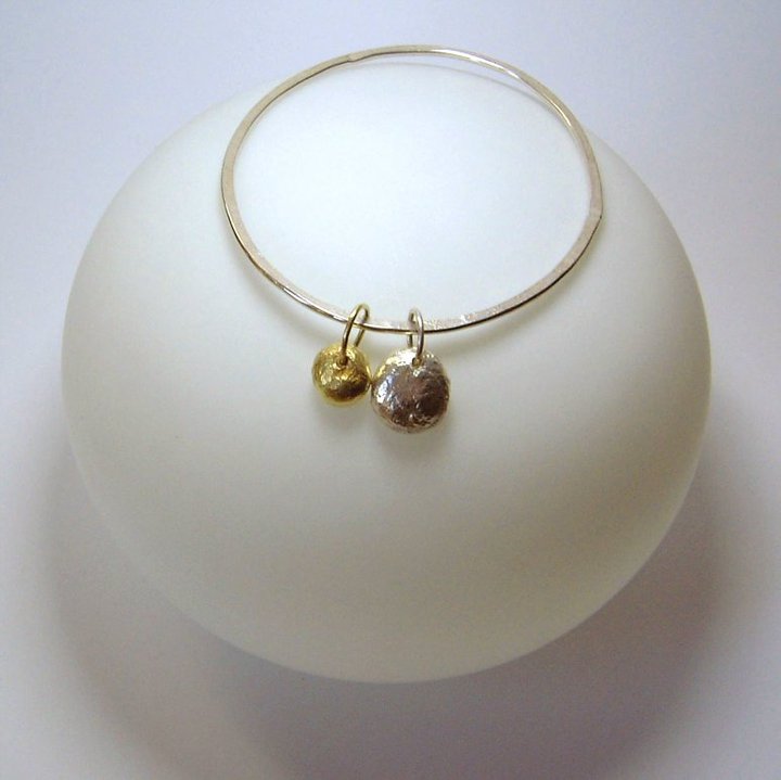 18ct gold and silver nugget charm bangle