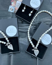 Load image into Gallery viewer, Satin silver heart and t-bar catch pearl necklace