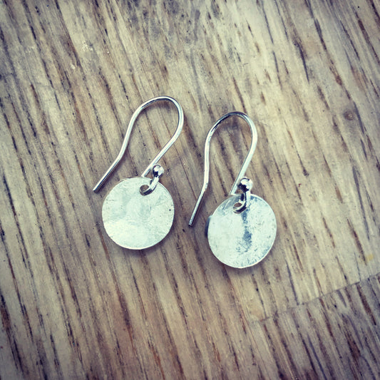 Hammered silver circle drop earrings