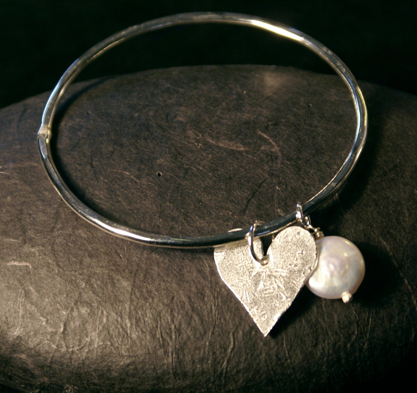 heart and white pearl charm bangle