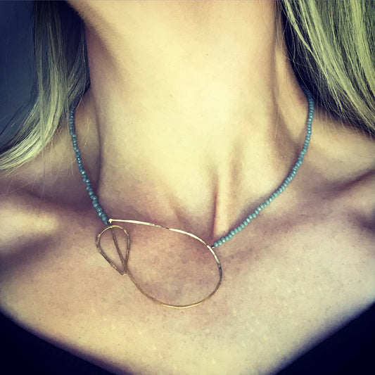 Gold plate hammered teardrop hoop necklace